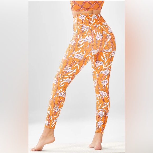 Fabletics NWT XS High-Waisted Fold Over PowerHold 7/8 Legging in Poetic Posy - Picture 1 of 7